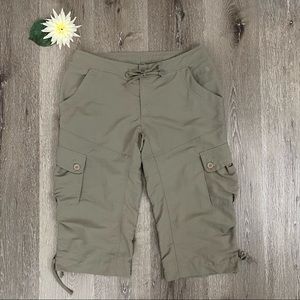 North Face Green Khaki Cargo Cropped Pants Plus